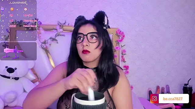 BeccaMathew online show from November 5, 2025, 1:05 am