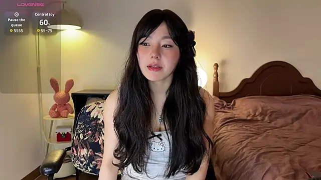 nanaliu6 online show from May 19, 2026, 1:11 am