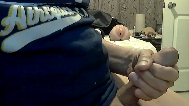 Enrimas1210 online show from February 18, 2025, 9:53 pm