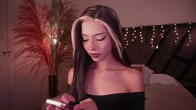 soidai miiu online show from September 22, 2025, 4:14 am