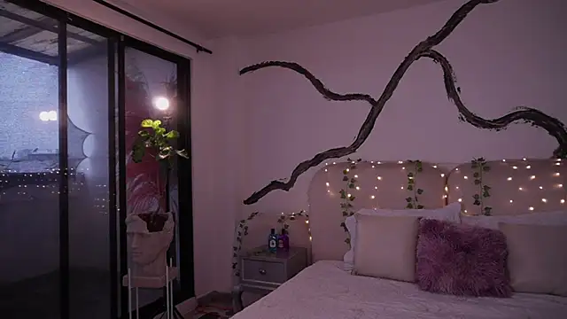 soidai miiu online show from September 27, 2025, 8:25 pm