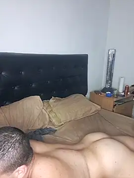 liamlara online show from October 23, 2025, 4:01 am