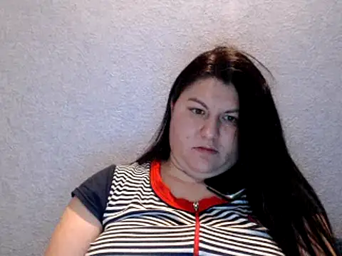 Snapshot of KiraSwee chatting on December 10, 2024, 5:11 pm KiraSwee online show from December 10, 2024, 5:11 pm