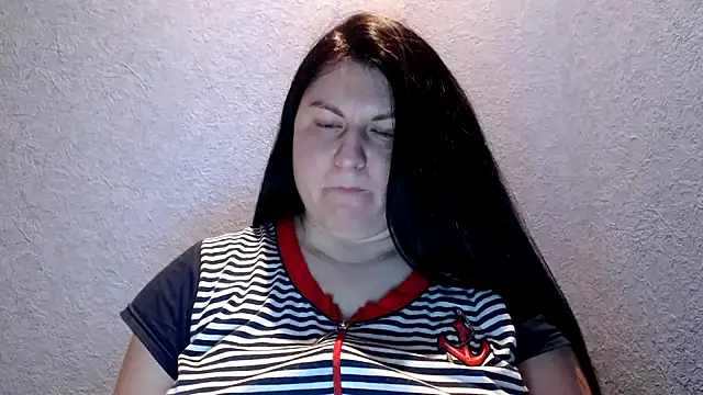 Snapshot of KiraSwee chatting on March 7, 2025, 6:11 pm KiraSwee online show from March 7, 2025, 6:11 pm