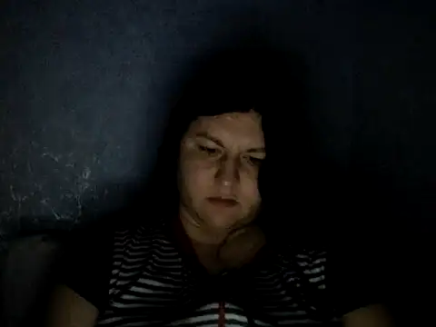 Snapshot of KiraSwee chatting on March 12, 2025, 7:17 pm KiraSwee online show from March 12, 2025, 7:17 pm
