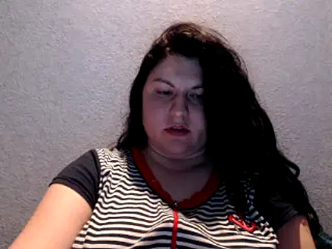 Snapshot of KiraSwee chatting on March 21, 2025, 5:45 pm KiraSwee online show from March 21, 2025, 5:45 pm