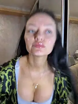 Snapshot of AlessiaExquisit chatting on April 19, 2026, 4:39 pm AlessiaExquisit online show from April 19, 2026, 4:39 pm