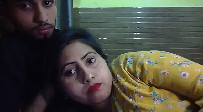 Snapshot of Queen_Couple chatting on February 15, 2025, 4:34 pm Queen Couple online show from February 15, 2025, 4:34 pm