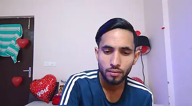 Snapshot of Queen_Couple chatting on February 18, 2025, 5:42 am Queen Couple online show from February 18, 2025, 5:42 am