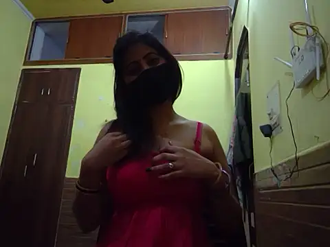 Snapshot of Queen_Couple chatting on February 20, 2025, 4:57 pm Queen Couple online show from February 20, 2025, 4:57 pm