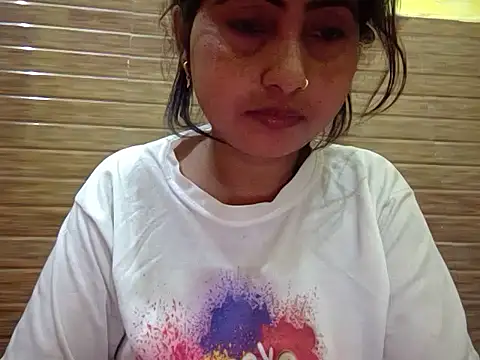 Snapshot of Queen_Couple chatting on March 9, 2025, 6:43 pm Queen Couple online show from March 9, 2025, 6:43 pm