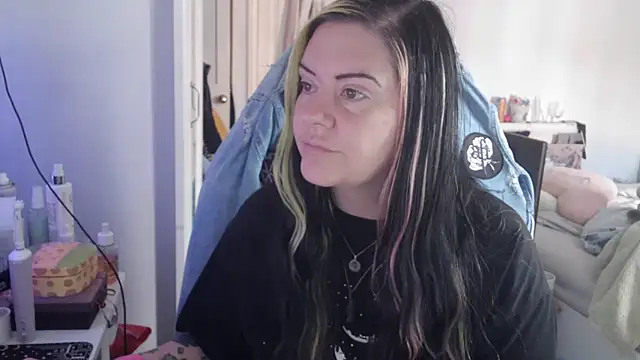 AureliaXOX online show from September 11, 2025, 8:25 am