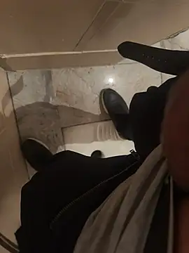 Snapshot of sark0606 chatting on February 17, 2026, 4:35 pm sark0606 online show from February 17, 2026, 4:35 pm