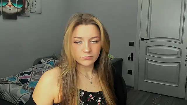 MollyMi0 online show from February 6, 2025, 10:21 pm