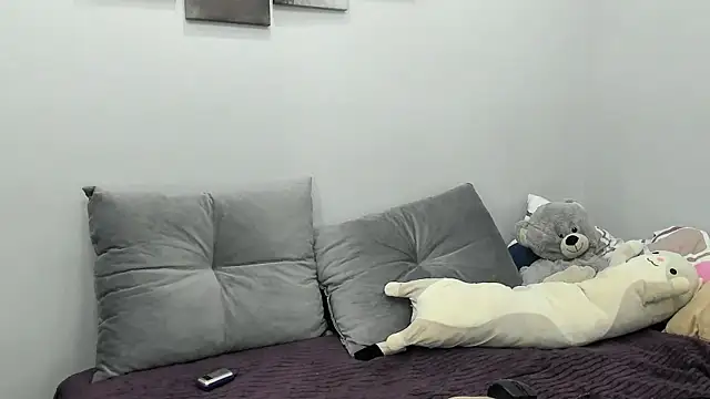 MollyMi0 online show from February 13, 2025, 3:07 am