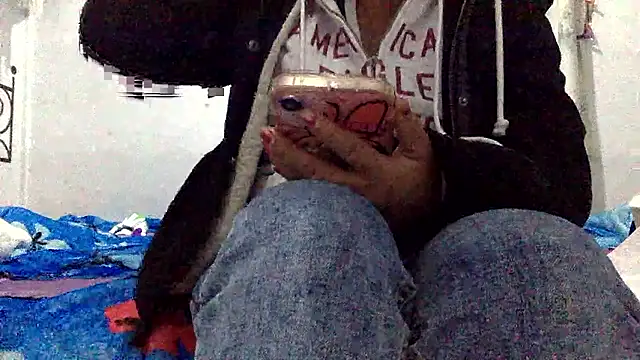 sharonlopez9611 online show from January 17, 2026, 2:49 am