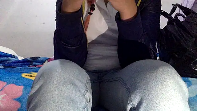 sharonlopez9611 online show from March 24, 2026, 2:49 am