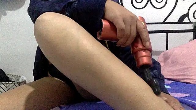 sharonlopez9611 online show from March 25, 2026, 3:12 am