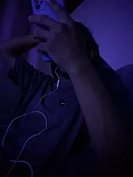 Snapshot of Mineirinho043 chatting on March 25, 2026, 5:35 am Mineirinho043 online show from March 25, 2026, 5:35 am