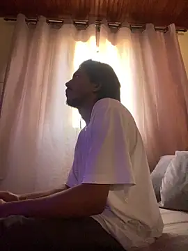 Snapshot of Mineirinho043 chatting on March 30, 2026, 11:00 am Mineirinho043 online show from March 30, 2026, 11:00 am