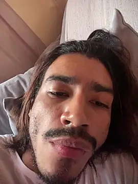 Snapshot of Mineirinho043 chatting on April 1, 2026, 2:03 pm Mineirinho043 online show from April 1, 2026, 2:03 pm