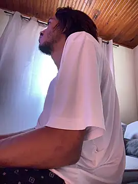 Snapshot of Mineirinho043 chatting on April 8, 2026, 2:17 pm Mineirinho043 online show from April 8, 2026, 2:17 pm