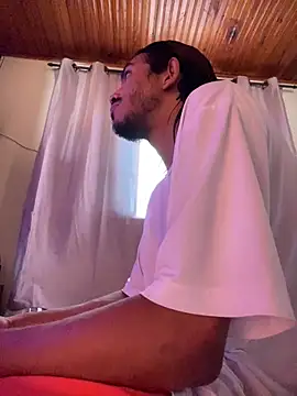 Snapshot of Mineirinho043 chatting on April 14, 2026, 2:34 pm Mineirinho043 online show from April 14, 2026, 2:34 pm