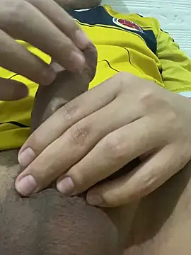 Eduardo08000 online show from March 20, 2025, 6:53 pm