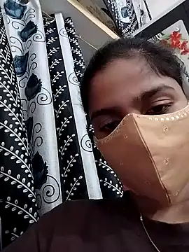 fuungirl38 online show from September 19, 2025, 6:41 pm