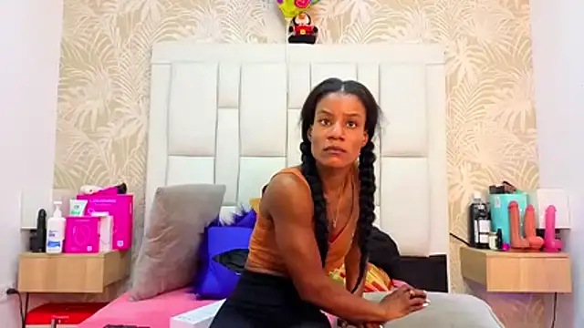 dafnnelewis online show from April 7, 2026, 2:28 pm