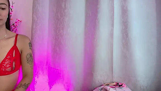 Snapshot of miaa_queen2 chatting on November 11, 2025, 1:33 pm miaa queen2 online show from November 11, 2025, 1:33 pm