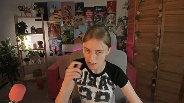 KiraMontoya online show from February 16, 2025, 2:10 pm