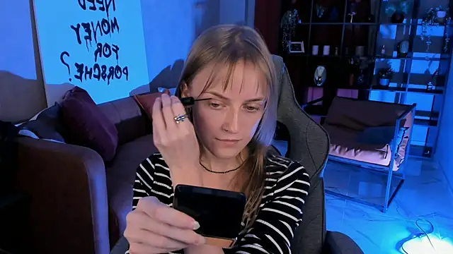 KiraMontoya online show from November 2, 2025, 5:37 pm