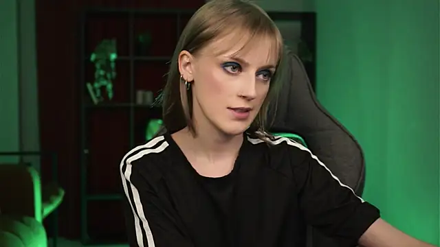 KiraMontoya online show from January 18, 2026, 6:34 pm