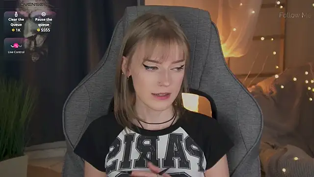 KiraMontoya online show from April 14, 2026, 5:52 pm