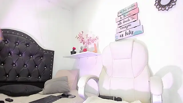 Atenea jonson online show from February 18, 2025, 12:59 am