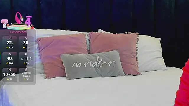 nattashaa7 online show from October 13, 2025, 11:32 am