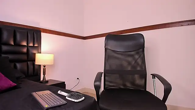 Manu bauer online show from March 1, 2025, 4:33 pm