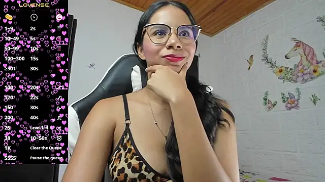alisson hoffman05 online show from May 15, 2026, 11:34 pm
