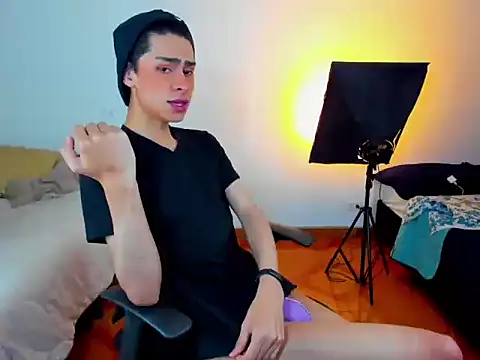 steve  gray online show from March 10, 2025, 7:07 pm