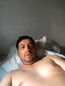 reyarturs13 online show from March 1, 2026, 9:06 pm