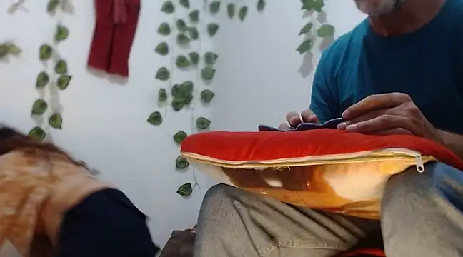 jeans and emma online show from February 24, 2025, 11:09 pm