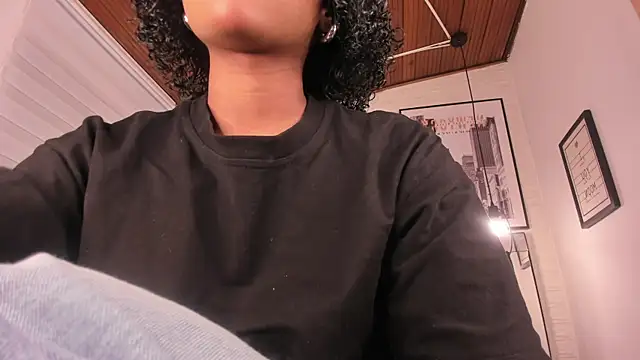 tylla  online show from September 26, 2025, 3:54 am