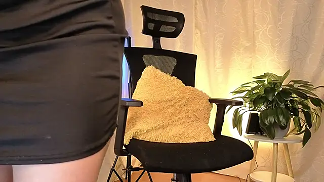 sophia dumont online show from April 17, 2026, 10:18 am