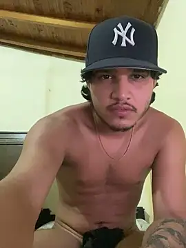 Snapshot of daniel6916 chatting on February 10, 2025, 3:57 am daniel6916 online show from February 10, 2025, 3:57 am