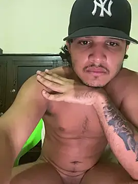 Snapshot of daniel6916 chatting on February 13, 2025, 7:45 am daniel6916 online show from February 13, 2025, 7:45 am