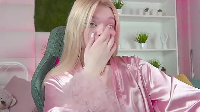 AdeleCartier online show from March 9, 2025, 3:54 am