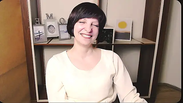  AngeliaFlow  online show from March 31, 2026, 8:59 am