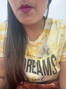 Deepcha1991 online show from February 24, 2025, 6:47 pm