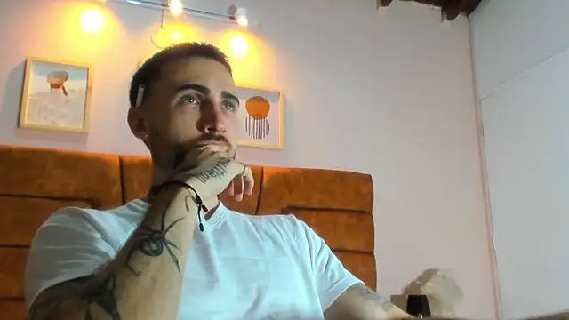 Luke davis01 online show from March 10, 2025, 8:01 pm